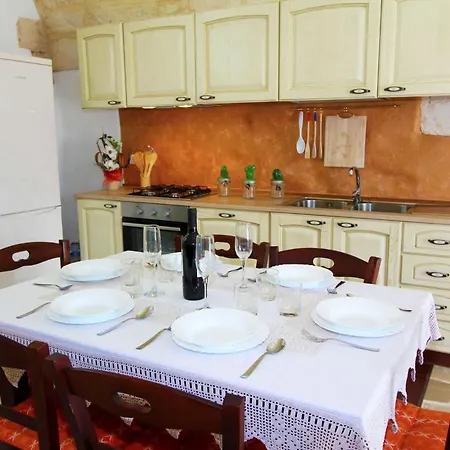 Luce Вилла Леука